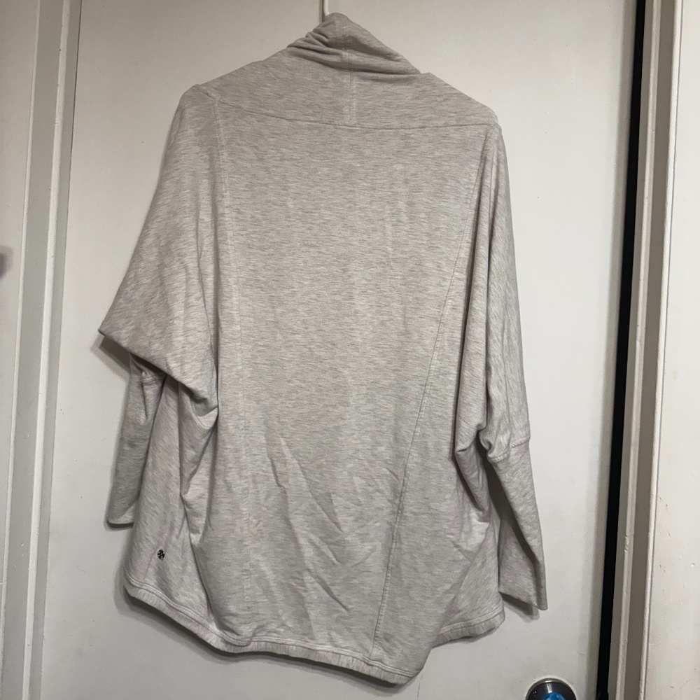 Lululemon To & Flow Gray Wrapped Cardigan Woman Size 6 - Picture 2 of 4